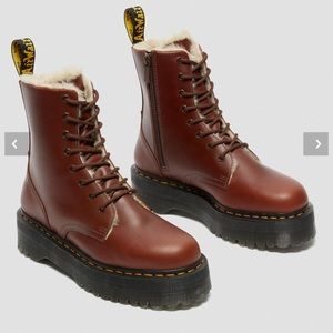 Dr. Martens: “JADON” BOOT LEATHER FAUX FUR LINED PLATFORM 🇬🇧 (M9/W10)